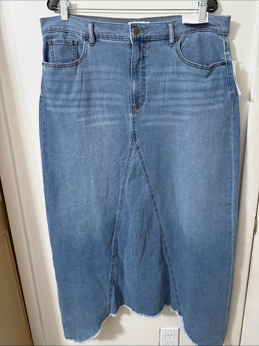 Jessica Simpson Light Blue Straight-Leg Jeans waist37 inch Length 41
